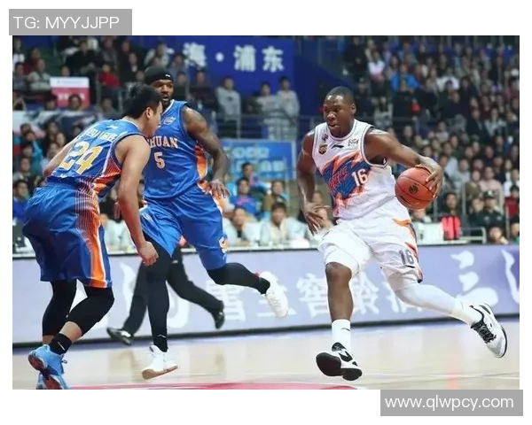 深圳篮球队在选拔赛中以60分稳居积分榜首位展现强劲实力